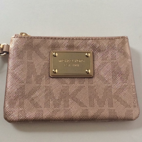 Michael Kors Handbags - Michael Kors new bag wristlet